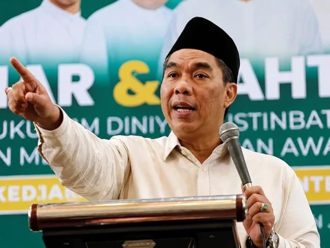 waketum-pbnu-kh-zulfa-mustofa-luncurkan-kitab,-ajak-ulama-hidupkan-tradisi-menulis