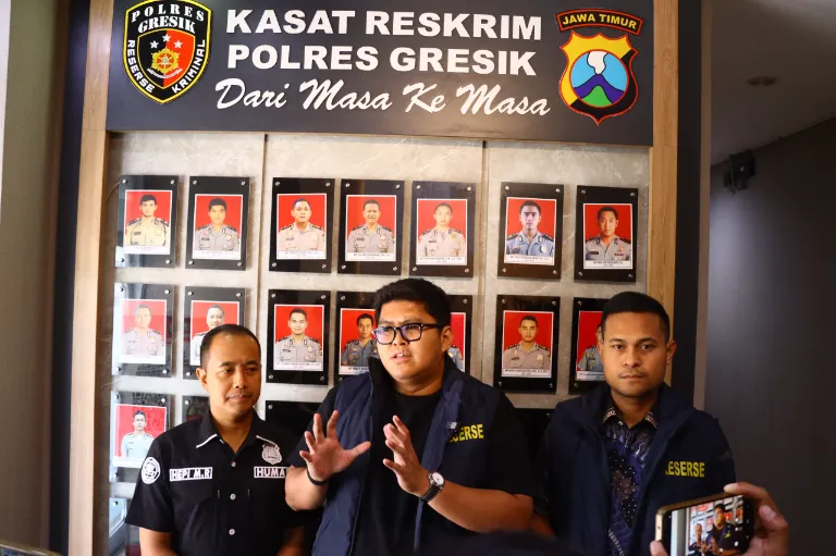 asn-dinas-pmd-gresik-dijebloskan-di-penjara-usai-menjalani-pemeriksaan