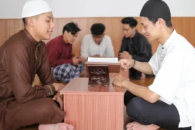 fenomena-kajian-agama-berbayar,-bagaimana-hukumnya?