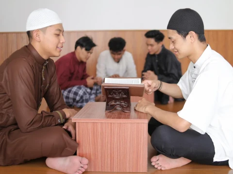 fenomena-kajian-agama-berbayar,-bagaimana-hukumnya?