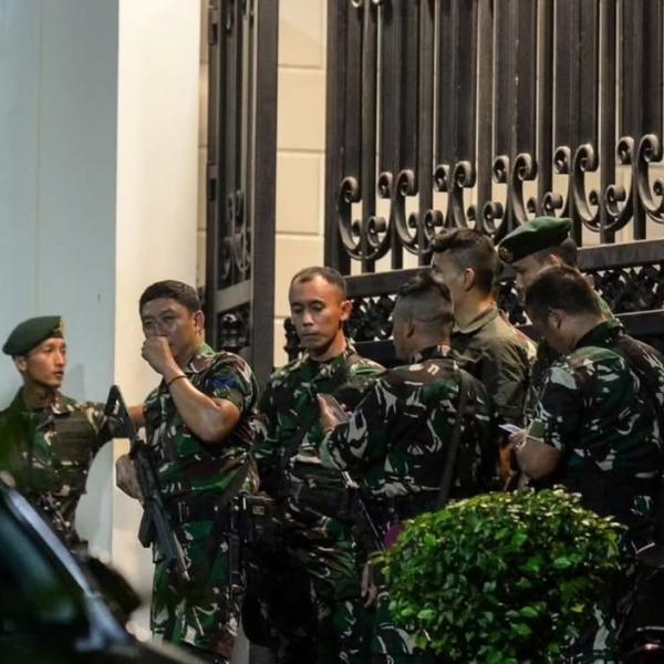 jampidsus-digerebek,-pelibatan-tni-dikecam