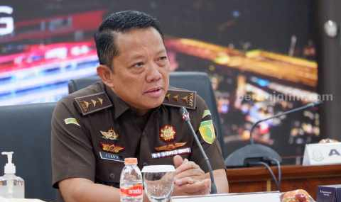 Polri Tetapkan Eks Jampidsus Febrie Adriansyah Tersangka Kasus Korupsi dan TPPU