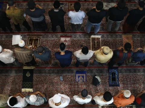hukum-memberi-amplop-setelah-shalat-jenazah