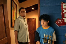 film-aku-sebelum-aku-di-netflix,-saat-anak-memikul-ekspektasi-ayah-yang-menyimpan-luka-masa-lalu