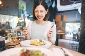 cara-mengenali-orang-dari-kebiasaannya-makan-cepat-menurut-psikologi