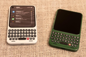 blackberry-bangkit?-hp-android-unik-ini-punya-keyboard-fisik-dan-android-16