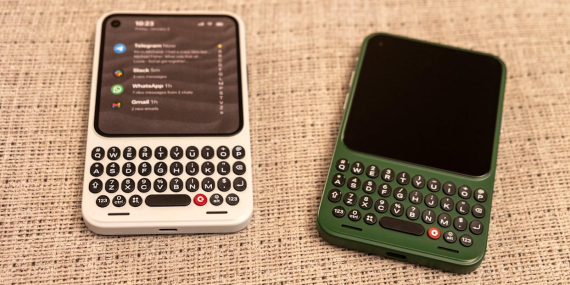 blackberry-bangkit?-hp-android-unik-ini-punya-keyboard-fisik-dan-android-16