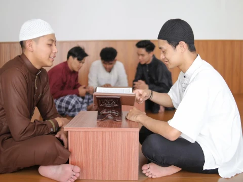 kajian-hadits:-bolehkah-orang-fasik-melakukan-amar-makruf–nahi-mungkar?