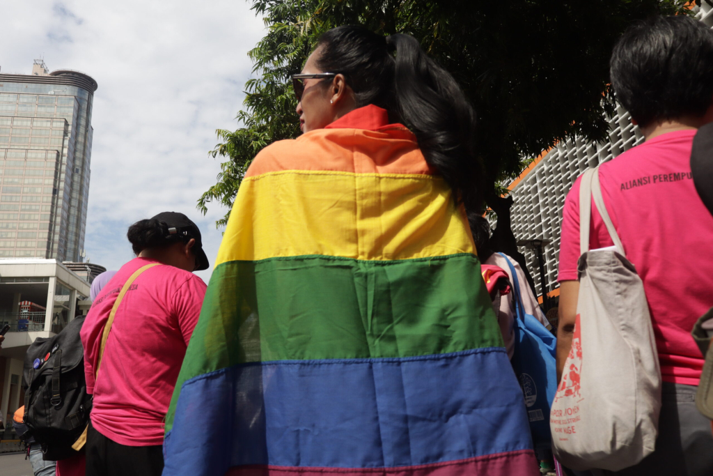 negara-mencari-musuh-bersama,-lgbt-yang-jadi-tumbalnya