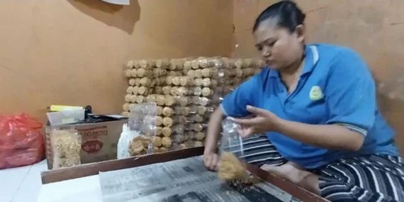 Sumilah dan Majid, Kisah Breadwinner Cari Nafkah Kian Seret di Kampung Tempe
