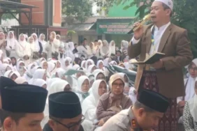jamaah-seribu-rebana-jombang-ziarah-ke-bangkalan,-doakan-kesuksesan-muktamar-ke-35-nu