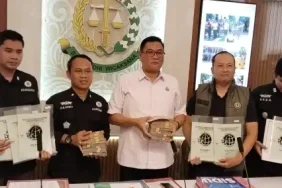 kejari-pasuruan-sita-aset-rp900-juta-dari-kasus-pungli-ptsl,-dana-korban-capai-rp1,1-miliar