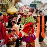 sacred,-but-at-what-cost?-the-children-and-elders-sustaining-banyuwangi’s-ancient-ritual
