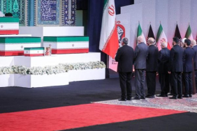 pemakaman-ayatollah-ali-khamenei:-kematian-dan-merawat-ingatan