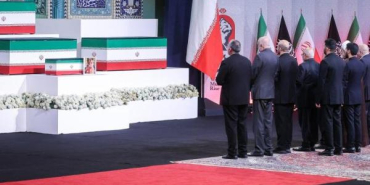 pemakaman-ayatollah-ali-khamenei:-kematian-dan-merawat-ingatan