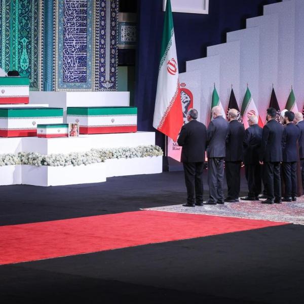 pemakaman-ayatollah-ali-khamenei:-kematian-dan-merawat-ingatan