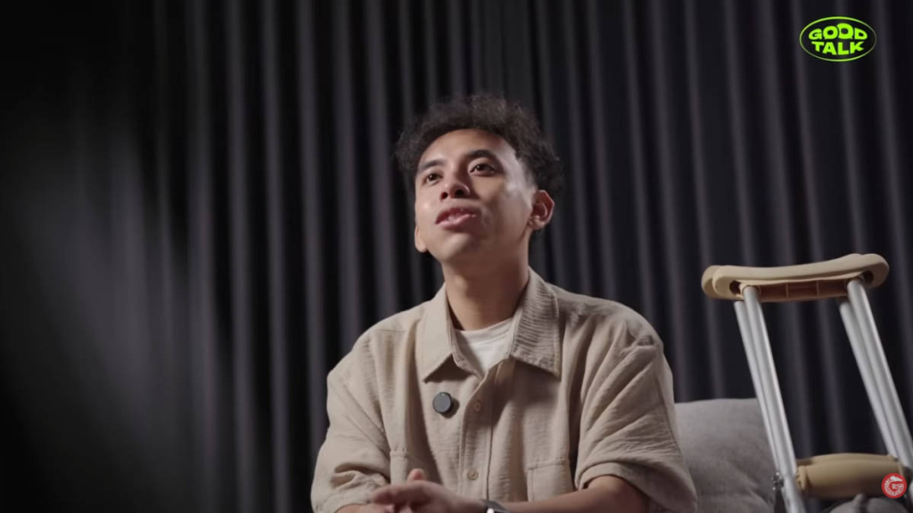 anggi-wahyuda-obati-rasa-kehilangan-satu-kaki-dengan-stand-up-comedy