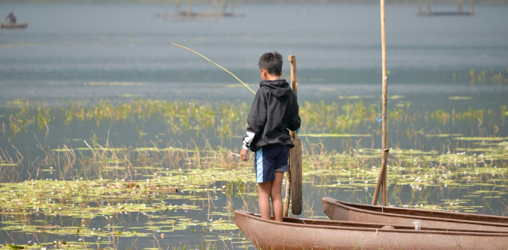 mancing-ikan:-terapi-tetap-waras-di-tengah-tekanan-hidup-yang-melelahkan