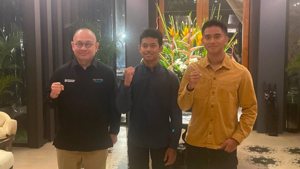 debut-bersejarah-veda-ega-di-mandalika,-mario-aji-ajak-fans-penuhi-tribun-motogp-2026