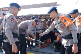 musim-kemarau-diprediksi-lebih-panas,-brimob-polda-jatim-siaga-tanggap-bencana