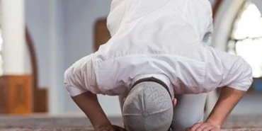 telaah:-riset-barat-ungkap-gerakan-salat-bisa-atasi-nyeri-punggung,-bagus-bagi-ibu-hamil