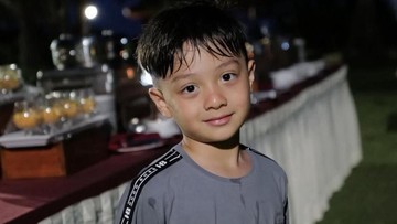 drama-sunat-air-rumi-putra-irish-bella,-awalnya-berani-berujung-mewek