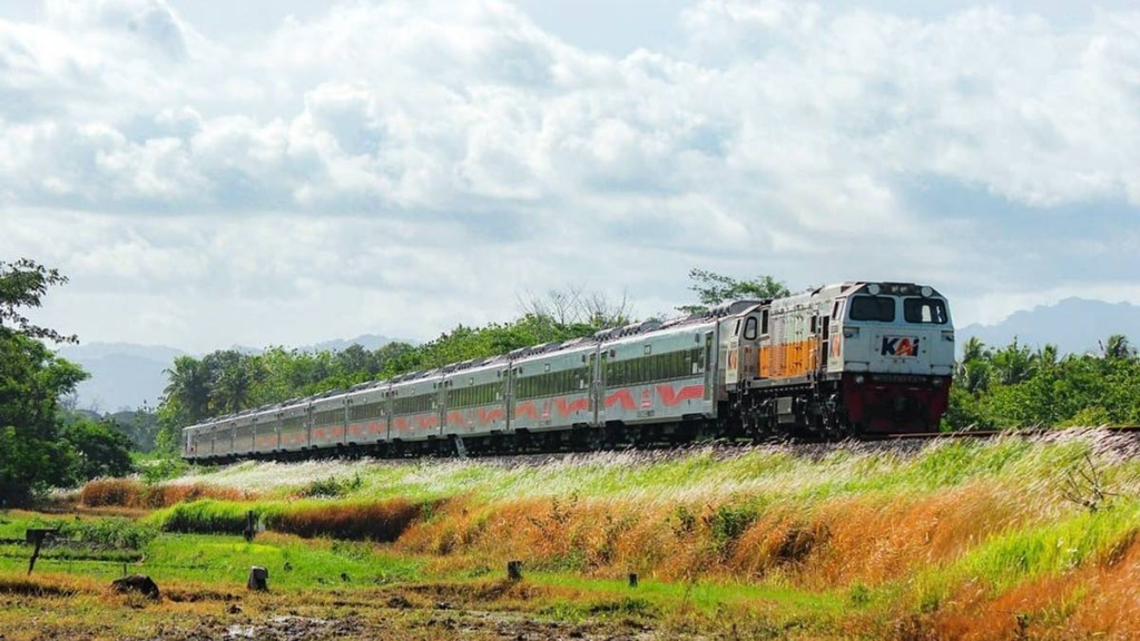 31-tahun-argo:-jejak-kereta-legendaris-yang-mengubah-wajah-perjalanan-antarkota-indonesia