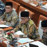kemenhaj-minta-persetujuan-dpr-cairkan-dana-rp-4-triliun-untuk-dp-haji-2027