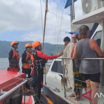 sar-gabungan-evakuasi-8-awak-kapal-tenggelam-di-perairan-maluku-tengah
