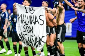 fifa-selidiki-pemain-argentina-akibat-bentangkan-spanduk-‘las-malvinas-son-argentinas’