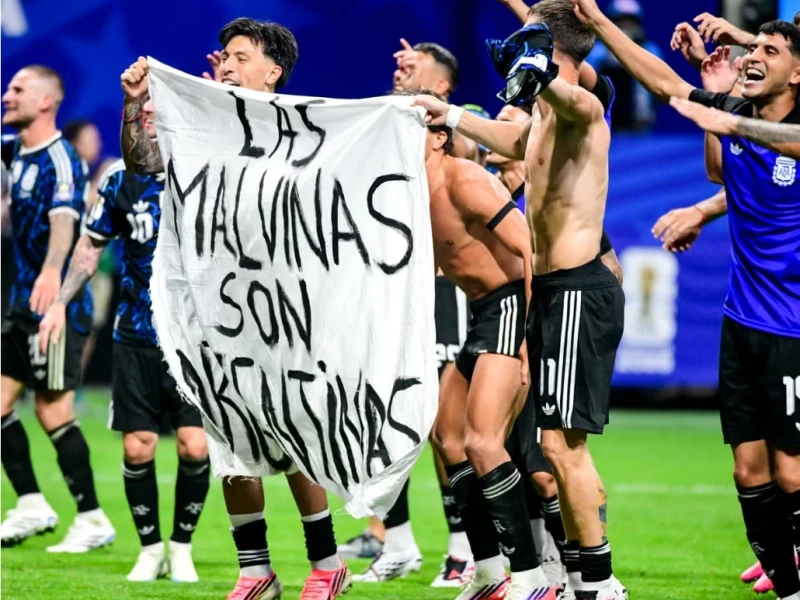 fifa-selidiki-pemain-argentina-akibat-bentangkan-spanduk-‘las-malvinas-son-argentinas’