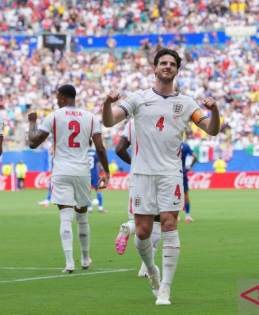 mengapa-pemain-bola-memakai-sport-bra?-ini-penjelasannya