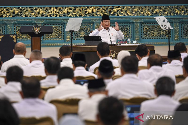 prabowo-minta-menteri-tak-boleh-gentar-hadapi-persoalan-bangsa