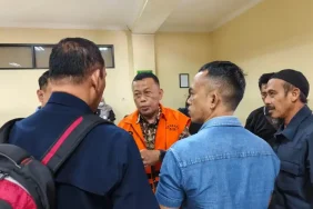 air-mata-pecah-di-ruang-sidang,-tangis-bupati-ponorogo-nonaktif-sugiri-sancoko-mengaku-khilaf