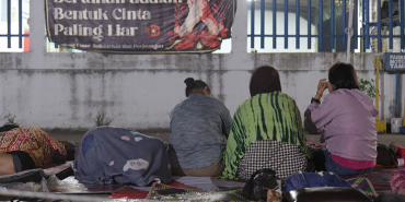 dari-gerbang-ke-meja-mediasi,-buruh-pt-amos-bertahan-menjaga-harapan-hidup-layak