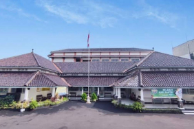 kantor-polisi-jadi-bangunan-sekolah:-kilas-balik-gedung-tua-smp-negeri-1-purwokerto