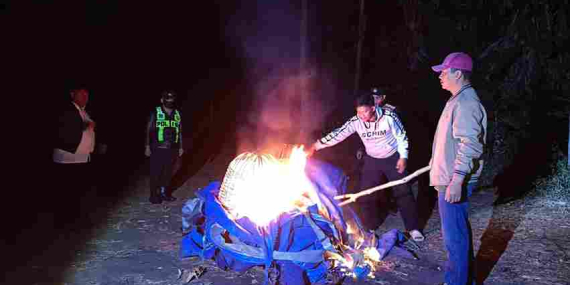 Polisi Bakar Arena Judi Sabung Ayam di Singosari