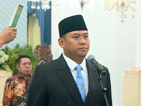 prabowo-resmi-lantik-sudaryono-sebagai-kepala-bgn,-gantikan-nanik-s-deyang