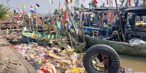 sampah-plastik-ancam-biodiversitas-laut-dan-rugikan-ekonomi