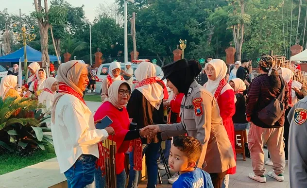 polwan-polresta-sidoarjo-disebar-di-acara-‘car-free-day’