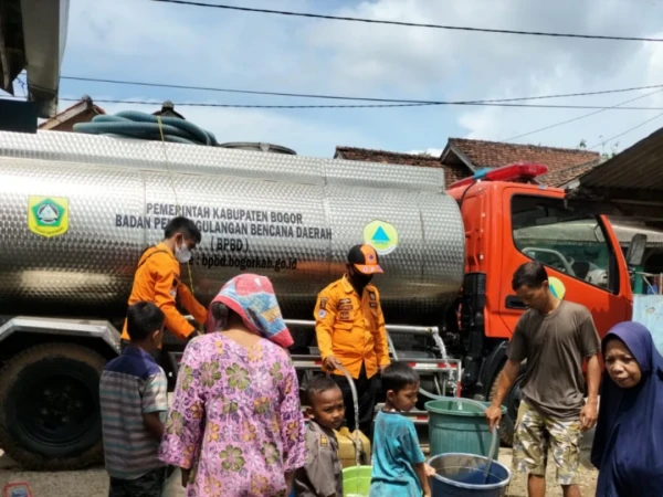 lebih-dari-130-ribu-warga-jabar-terdampak-krisis-air-bersih,-bogor-terparah