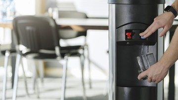 7-rekomendasi-dispenser-air-dingin-hemat-listrik,-praktis-untuk-cuaca-panas
