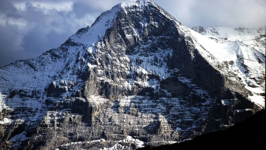 pendaki-pertama-indonesia-taklukkan-gerbang-kematian!-kisah-heroik-menaklukkan-gunung-eiger