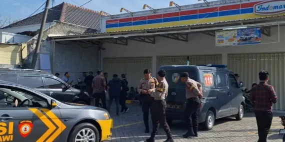 Maling Bobol Minimarket di Ngawi Lewat Plafon, Rokok dan Barang Berharga Rp30 Juta Raib