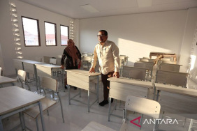 kepala-bakom-ri-tinjau-sekolah-rakyat-di-surabaya