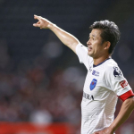 kazuyoshi-miura-cetak-gol-di-usia-59-tahun,-berikut-kisah-sang-“king-kazu”