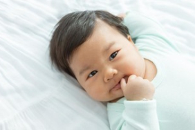 perkembangan-bayi-4-bulan-menuju-5-bulan,-si-kecil-sudah-bisa-apa-saja?