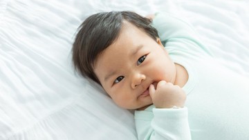 perkembangan-bayi-4-bulan-menuju-5-bulan,-si-kecil-sudah-bisa-apa-saja?