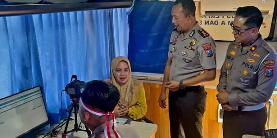 Sambut HUT RI, Satlantas Polresta Sidoarjo Buka SIM Keliling 24 Jam