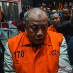 kpk-tahan-empat-tersangka-kasus-korupsi-asuransi-jasindo